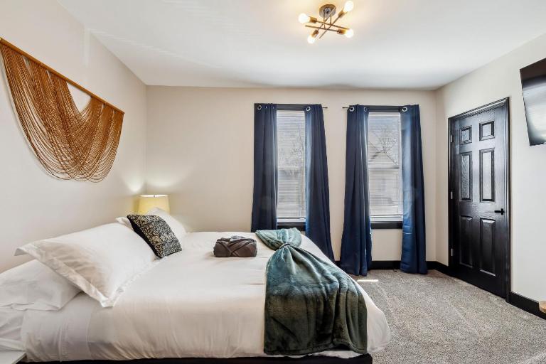 Fairfax Urban Oasis - New Reno - 5 mins to Clinic - B&B Cleveland