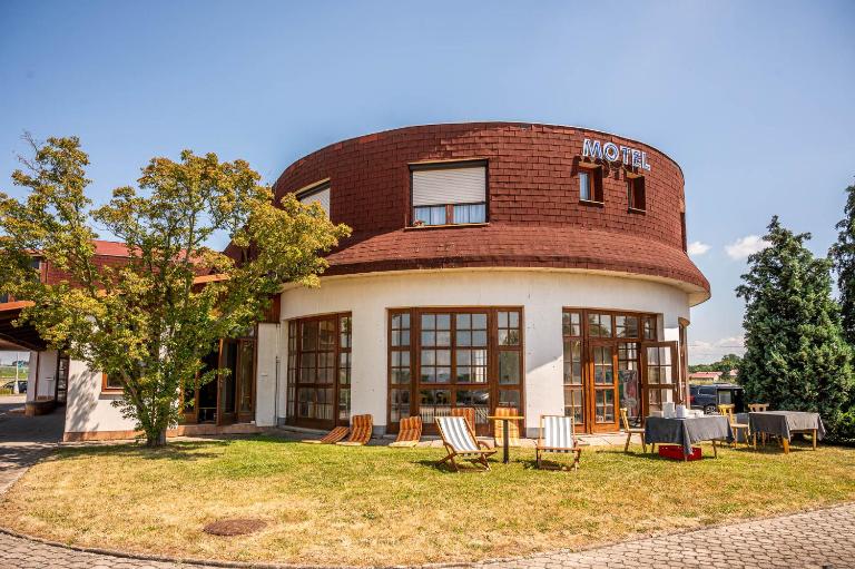 Motel Arkus - Chambres d'hôtes Černožice
