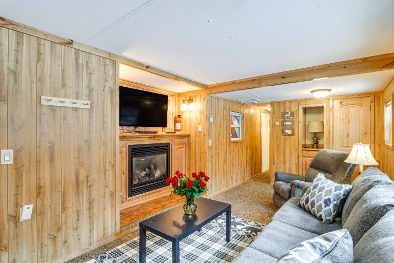Cozy Island Park Getaway By ATV Trails & Reservoir - B&B Island Park