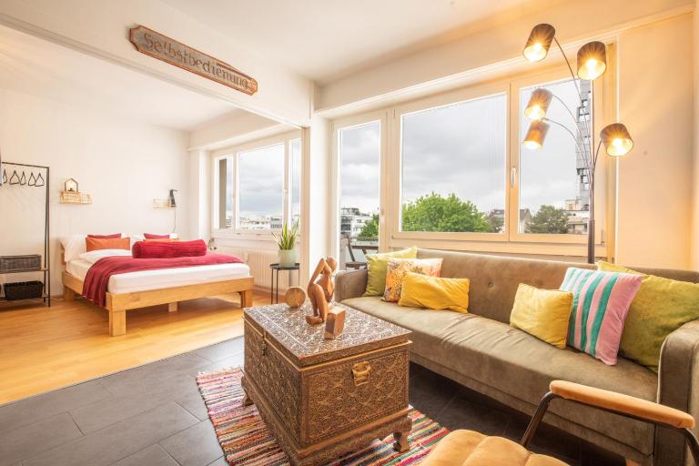 Bright Apartment with Balcony near SBB - Special MODERN LISA Apartment, Basel, up to 4 guests - B&B Basilea