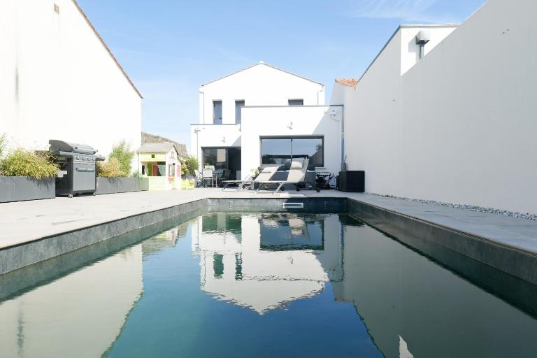 Grande maison avec piscine, proche océan, Les Sables, 6 personnes - Bed and Breakfast Les Sables-d'Olonne