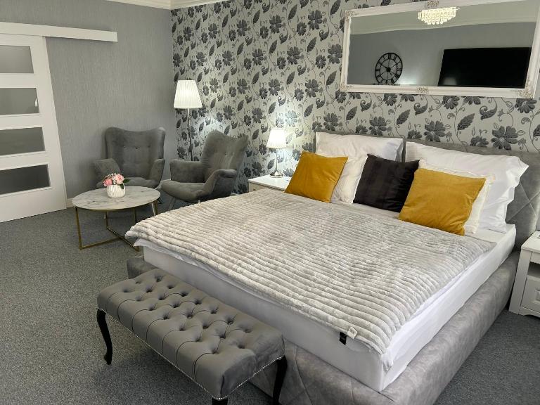 EFIPA Glamour Apartments - Ferienwohnung Pilsen