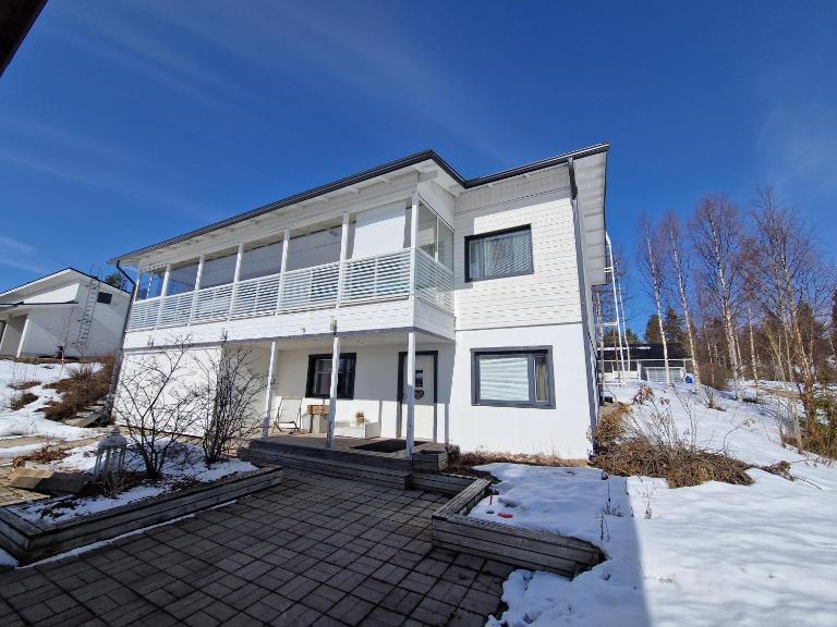 Blueberry house with private sauna&free parking - B&B Rovaniemi
