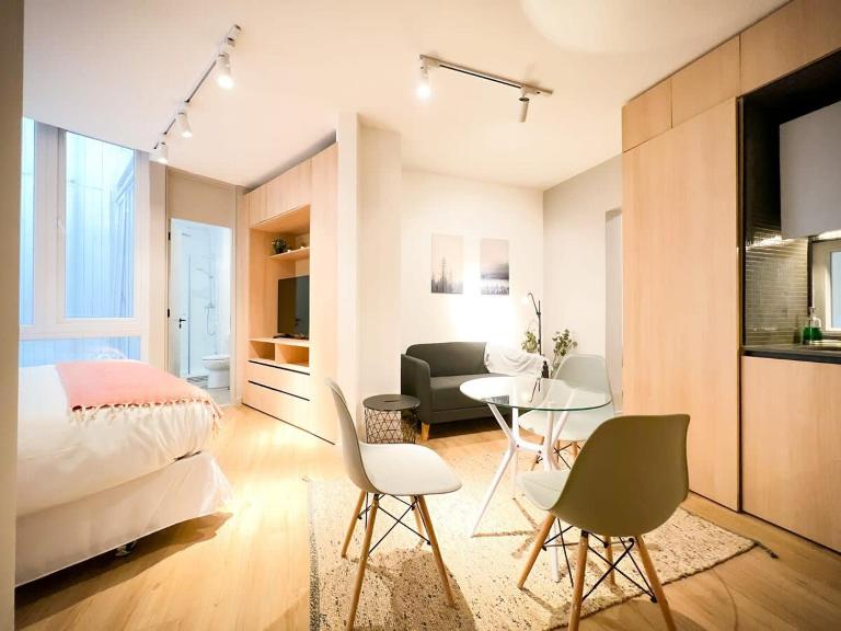 HOM I Wifi AirAcond Galeria Gastronomia Lastarria - B&B Santiago del Cile