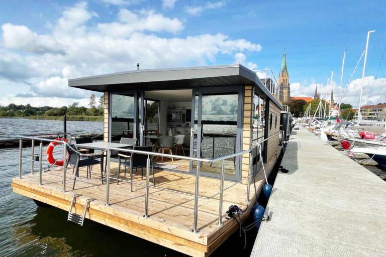 Husbåt - B&B Österhaninge
