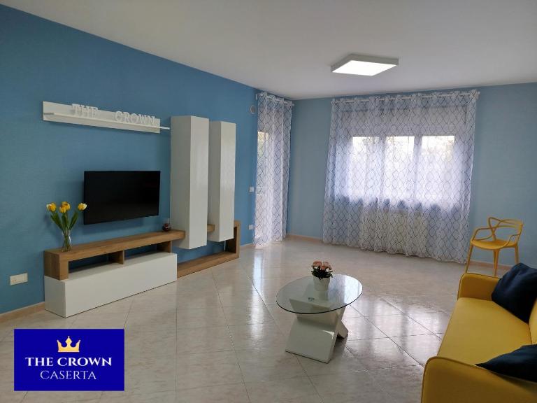 The Crown Caserta - Bed and Breakfast San Nicola la Strada