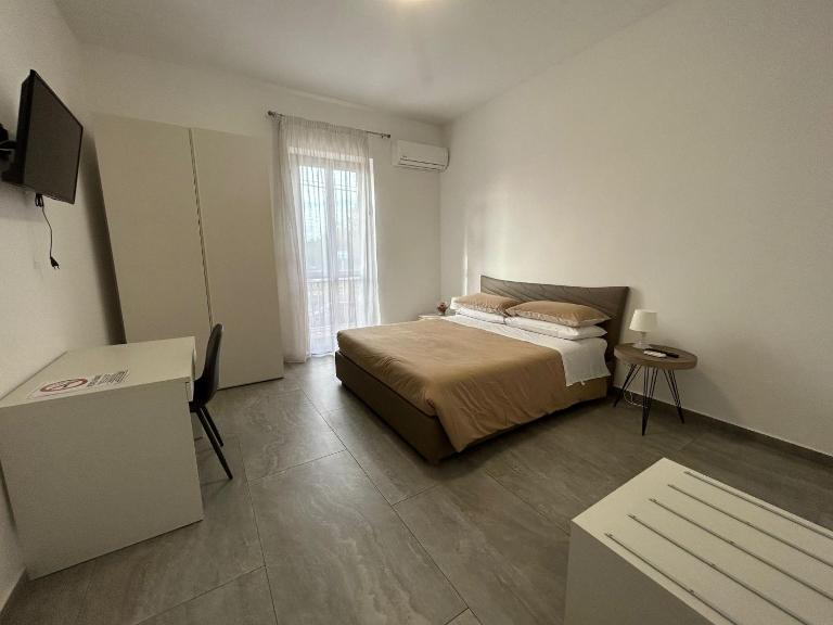 PeoniaRooms - Ferienwohnung Aprilia