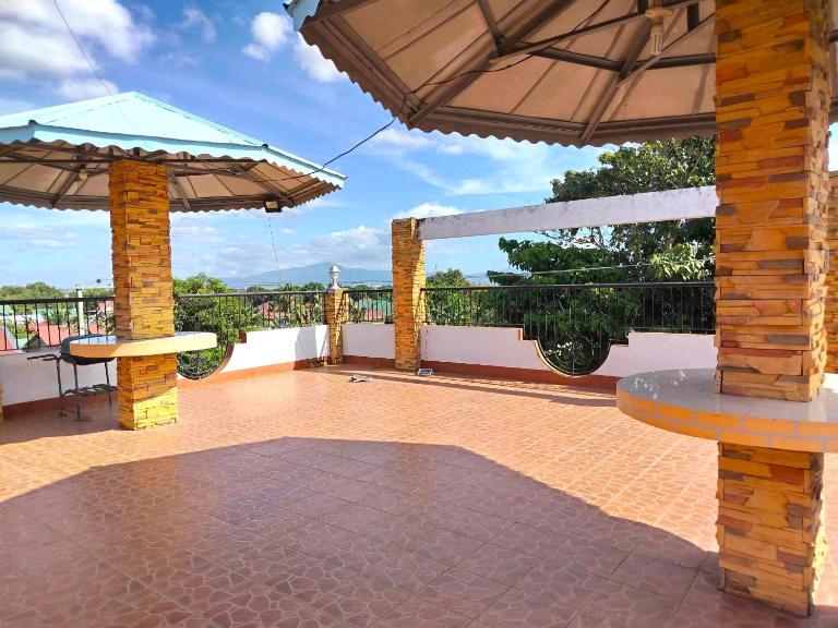 Rooftop Inn Bauan Batangas - B&B Batangas