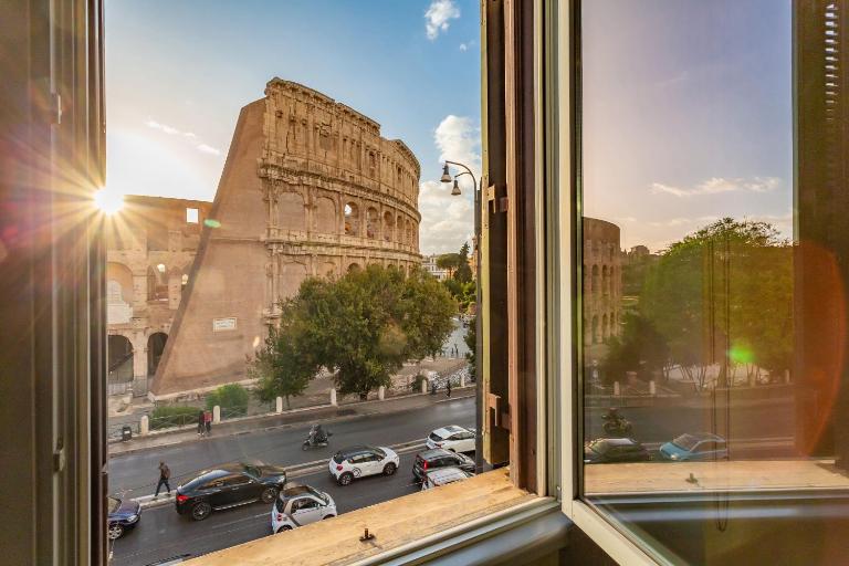 Iconic apartment with unique Colosseum view - B&B Roma