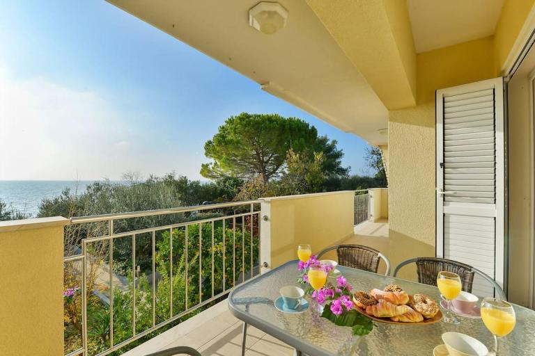 Apartment Insula - Ferienwohnung Kožino