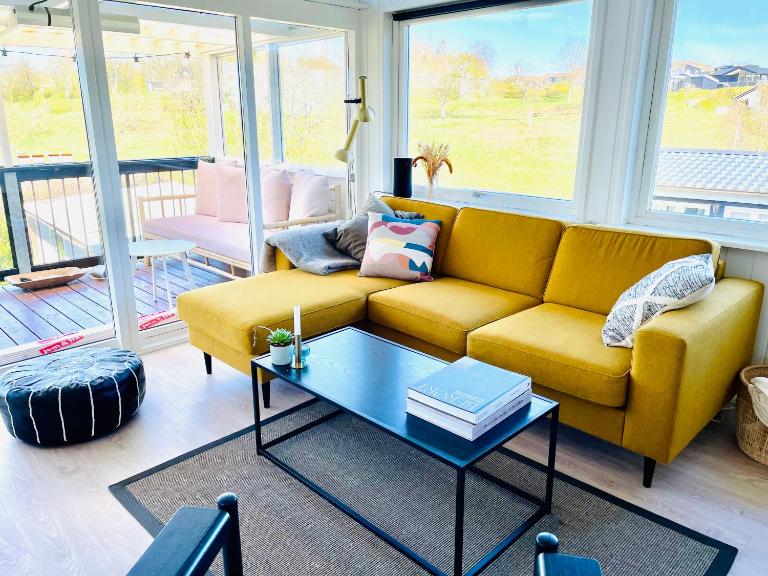 Dejligt sommerhus med udsigt over fjorden - Ferienwohnung Løgstrup