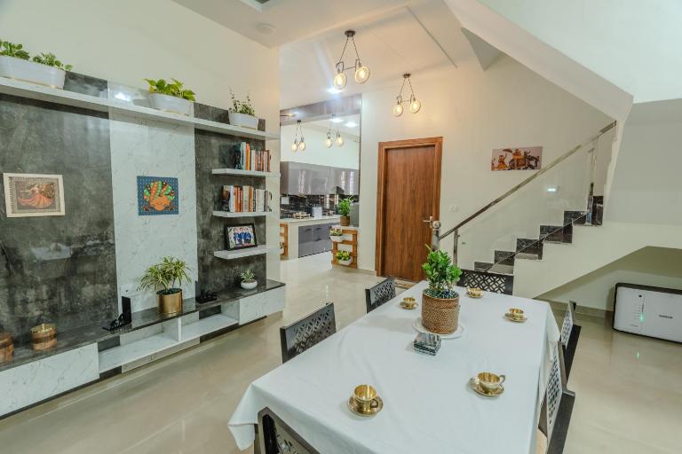 Dhruva - Luxury Villa in CBD - B&B Dehradun