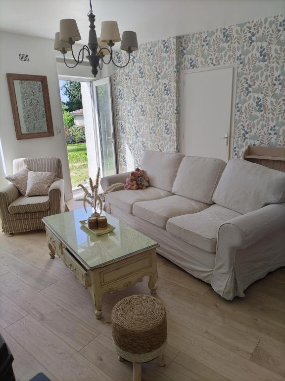 L'étude, gîte à la Coquille (Dordogne) pour 6 personnes - B&B La Coquille