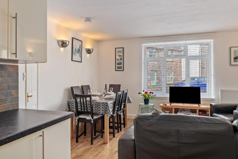 Dan Y Bryn - A lovely 3 bedroom house centrally located in Laugharne - B&B Laugharne