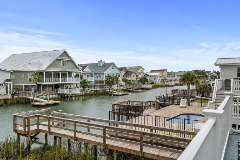 Fish On - Channel Home Steps To The Beach - B&B Myrtle Beach