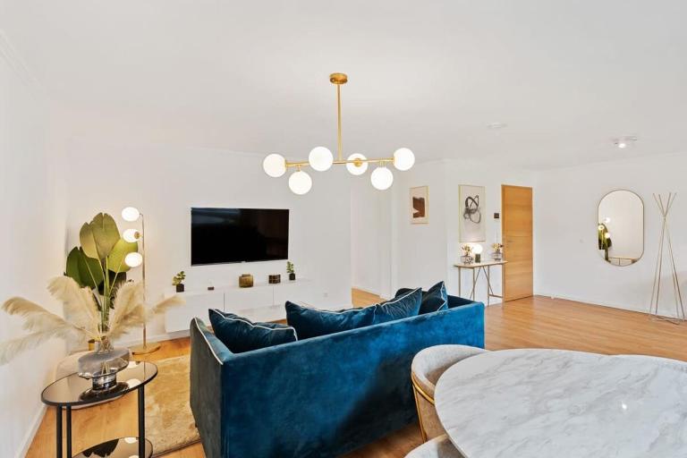 Chic 1BR Near Kirchberg & Luxembourg Centre - Bed and Breakfast Luxemburg