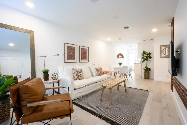 Beautiful And Comfortable Apt in Victoria Park - B&B Fort Lauderdale