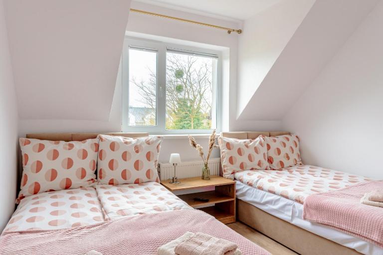 Pokoje i Apartamenty Marek - Niedaleko Plaży - B&B Ostrowo
