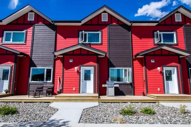 NN - Eddy #1 - Whistlebend 3-bed 2 5-bath - B&B Whitehorse