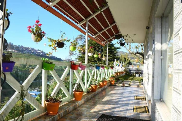 Serene Hills - B&B Udhagamandalam