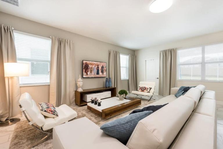 Private Pool, Modern Elegance, Ideal Locale - Bed and Breakfast Davenport