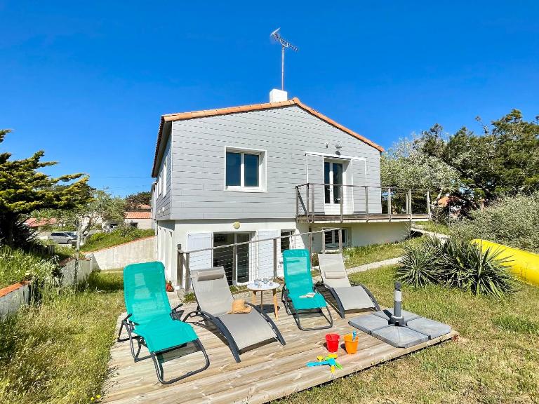 Maison familiale au calme, proche plage, 9 couchages, terrasses, WiFi, garage vélo - Brétignolles-sur-Mer - FR-1-231-203 - Bed and Breakfast Bretignolles-sur-Mer