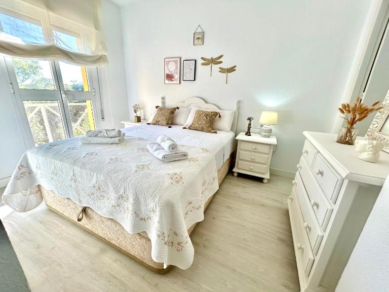 GATU LUCIA cerca de Puerto Sherry- Mayores de 25 años y familias - B&B Puerto de Santa María