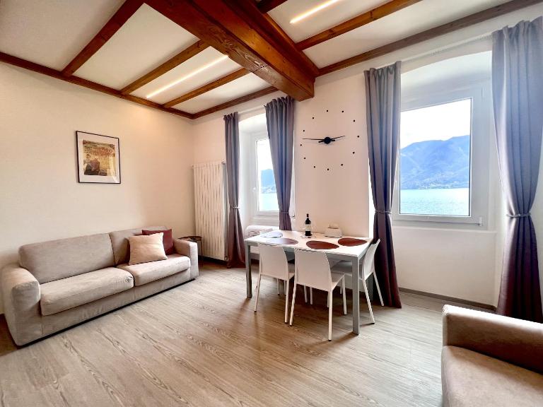 Belvedere 237A Lakeview Luxury Apartment - B&B Ghiffa