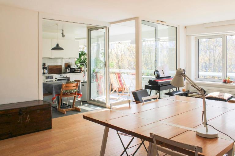 Spacious cocoon with a terrace view on the canal - B&B Parigi