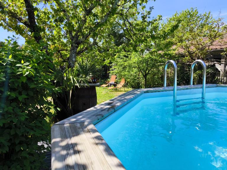 À 750m de la plage d'Arès- maison familiale pour 6 - B&B Arès