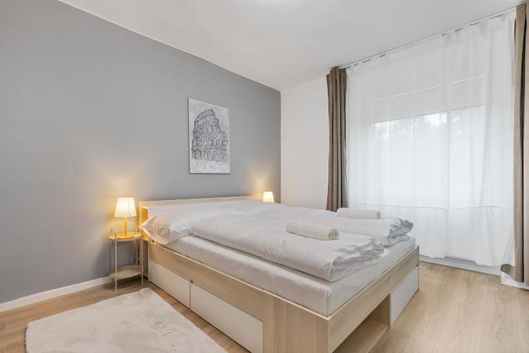 LAM Shades of Grey - AC - B&B Bratislava