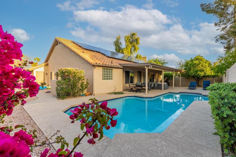Scottsdale Upgraded 4BR with Pool & Near Golf - B&B Scottsdale