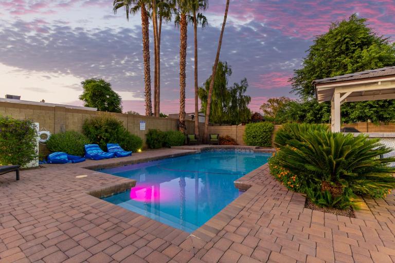 Sweetwater - Resort-Style Getaway - Pool, Spa & Fire Pit Haven - B&B Scottsdale