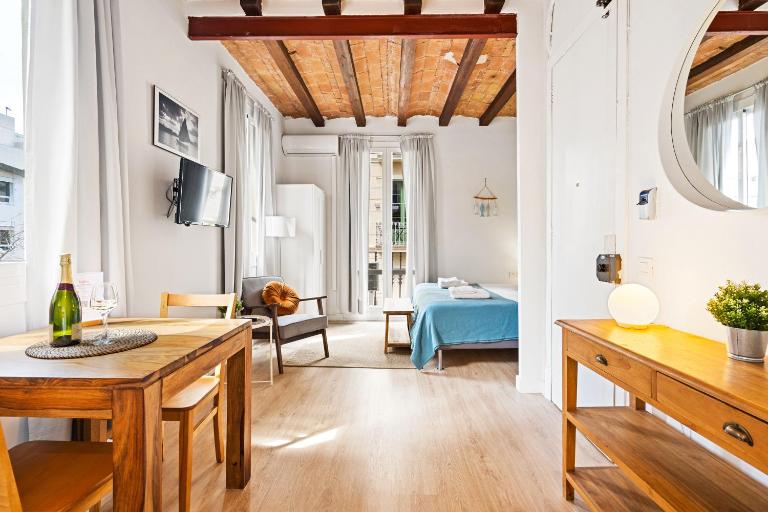 Lodging Apartments Beach Studio 22 - Ferienwohnung Barcelona