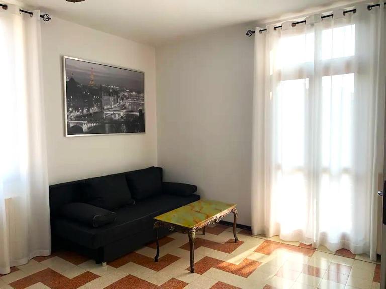 CASA VACANZA FERRARI2 - Bed and Breakfast Brescia