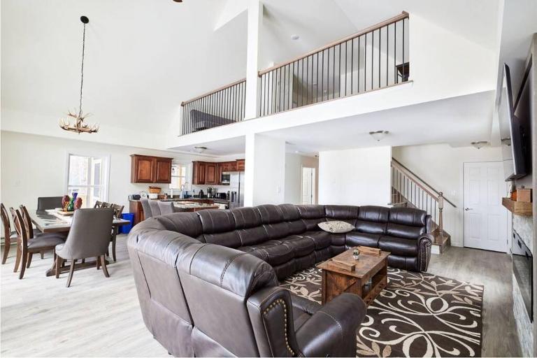 Casa di Montagna/5BR/3Bath/NearResorts/PetsAllowed - Ferienwohnung Pocono Lake