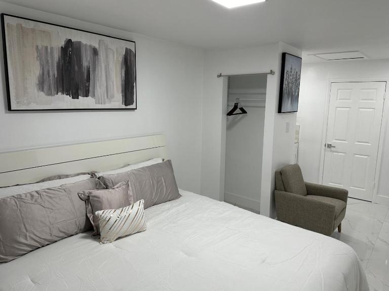 Adrien Guest Studio - Bed and Breakfast Miami Gardens