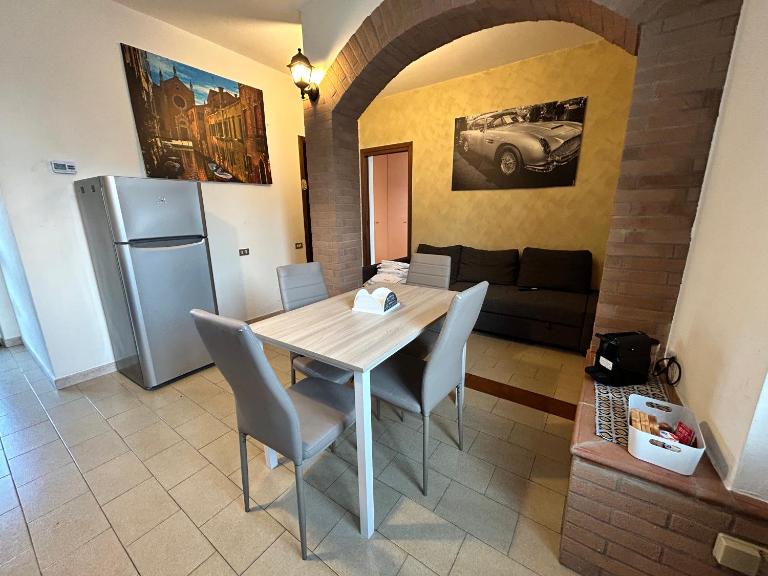 Appartamento Mino - Ferienwohnung Magenta