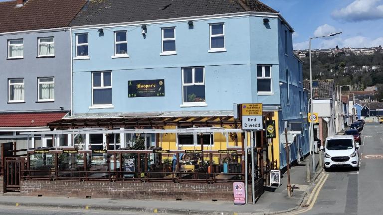 Hooper's Sandy Beach Guest Rooms - B&B Swansea