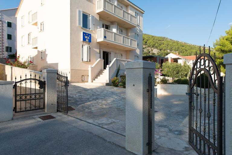 Apartments Vila AS - B&B Bol