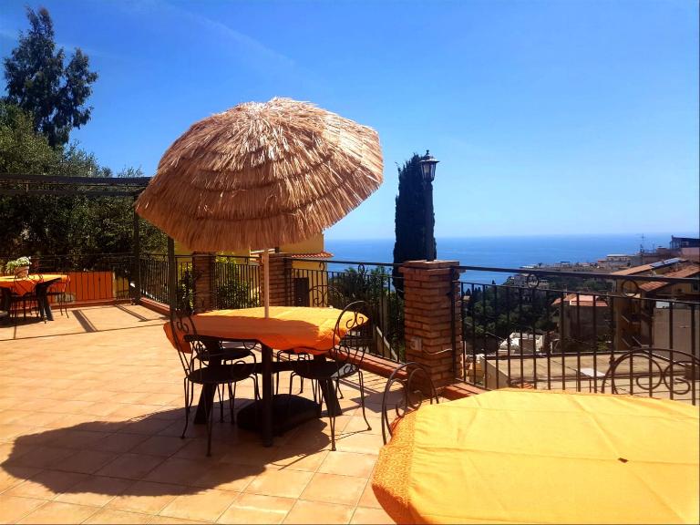 Le Grand Soleil Apartments - Chambres d'hôtes Taormina