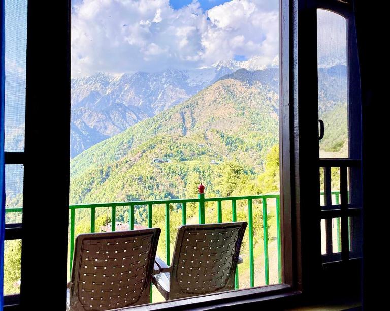 Sristhi Homestay view point Naddi - B&B Dharamsala