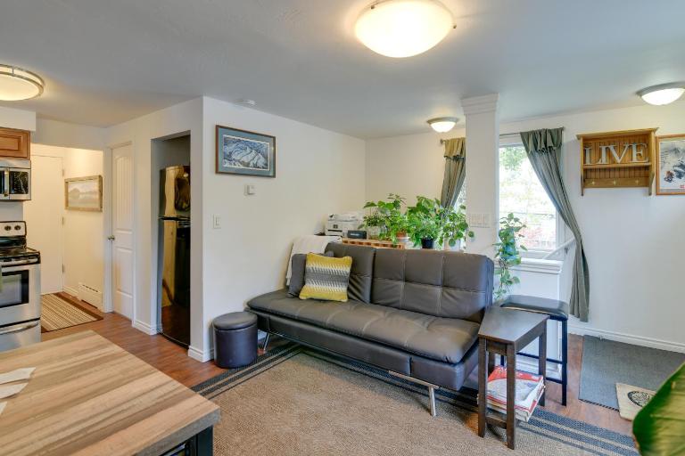 Cozy Anchorage Retreat < 4 Mi to Downtown! - B&B Anchorage