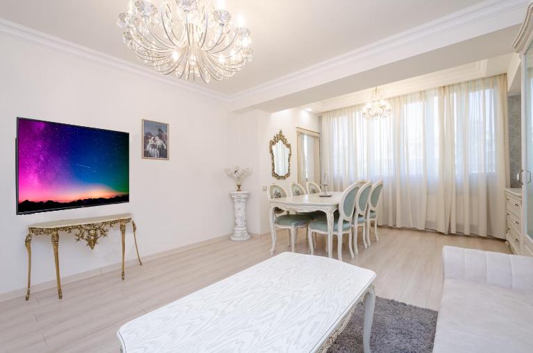 5A beautiful apartment in the center of the capital photo original - B&B Jerevan