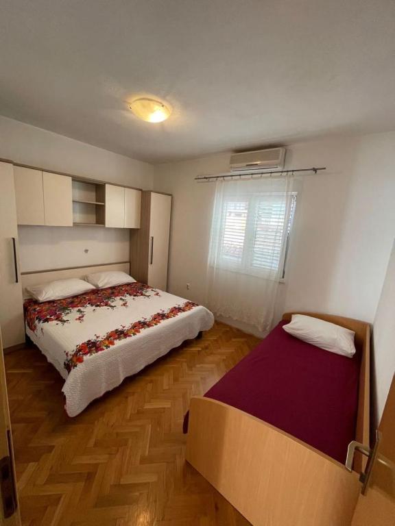 Apartment Martina Tučepi - Ferienwohnung Tučepi
