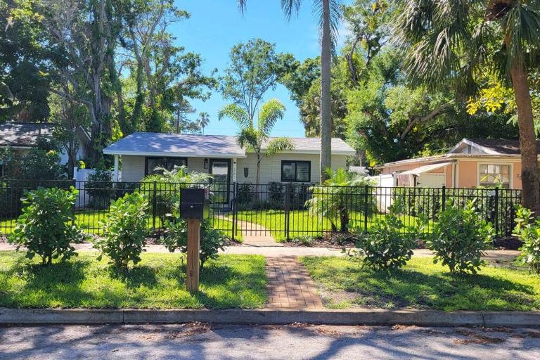 Sophisticated Charm in St Pete - B&B St. Petersburg