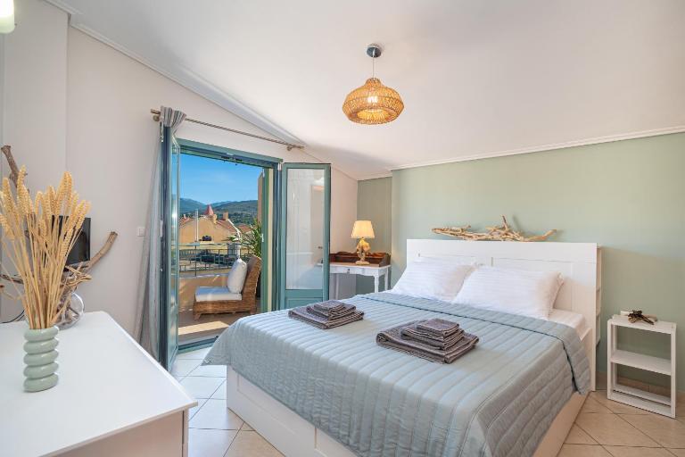 The Square Suites 2nd floor apartment - Ferienwohnung Argostoli