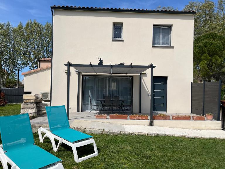Maison neuve calme avec jardin et parking 15 mn de la Grande Motte et du Grau du roi ACCES PMR - Chambres d'hôtes Marsillargues