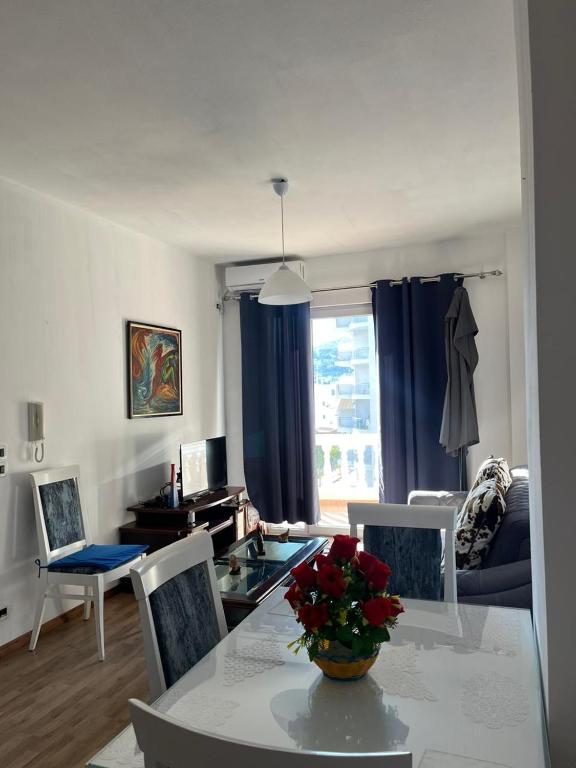 Vaney Apartment - Bed and Breakfast Sarandë