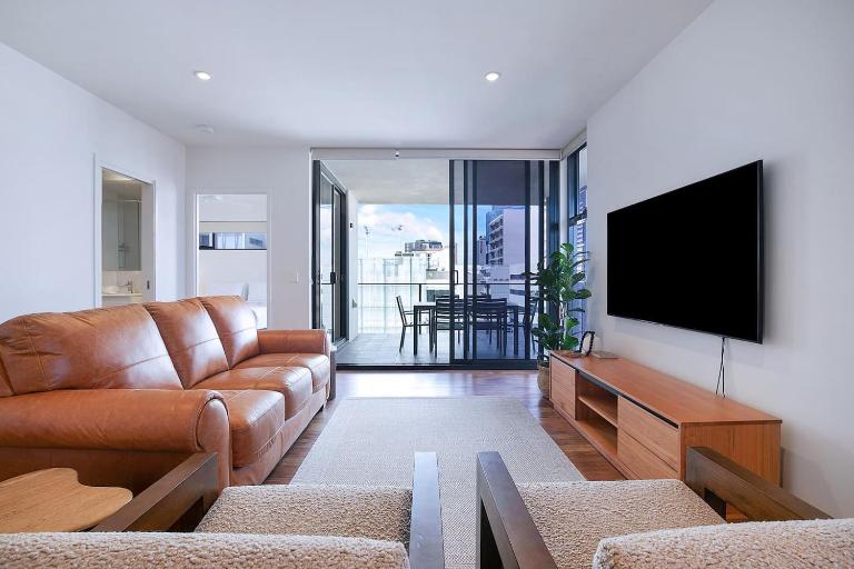 Regatta Hideaway - A Breezy Balcony Residence - B&B Brisbane